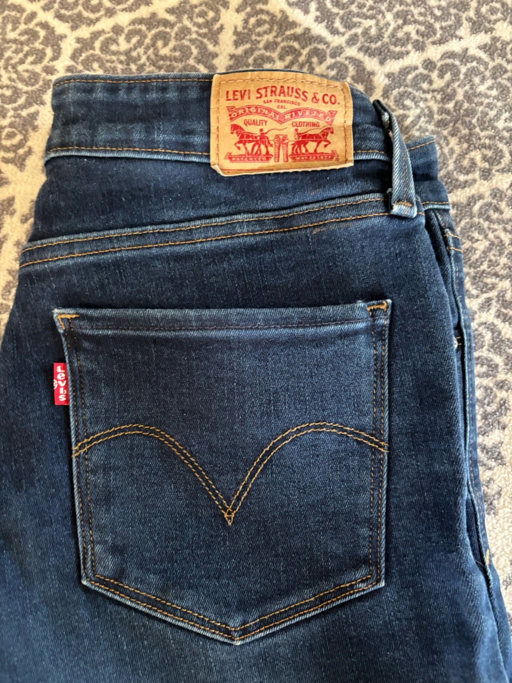 Levi's Dark Blue Denim Jeans - Classic Back Pocket